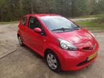 Toyota Aygo 1.0 12V Vvt-i 3DRS MMT 2008 Rood, Auto's, Toyota, Origineel Nederlands, Te koop, Benzine, 4 stoelen