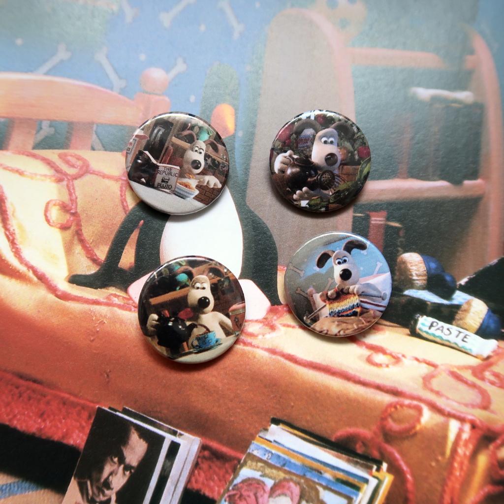 Wallace & Gromit buttons badges speldjes pin set van 4, Verzamelen, Verzenden, Nieuw, Figuurtje, Button