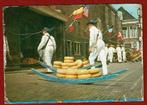 Alkmaar - Kaasmarkt met kaasdragers en berrie - jr.'50, Verzamelen, Ophalen of Verzenden, 1940 tot 1960, Gelopen, Noord-Holland