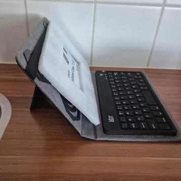 Tablet Bluetooth qwerty of azerty toetsenbord in hoes, unive beschikbaar voor biedingen