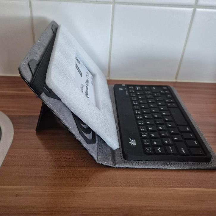Tablet Bluetooth qwerty of azerty toetsenbord in hoes, unive, Computers en Software, Tablet-hoezen, Nieuw, Bescherming voor- en achterkant