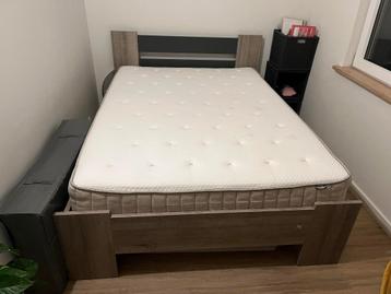 tweepersoons bed met matras - afbeelding 2