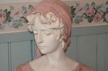 Aardige gipsen Buste in goede staat beschikbaar voor biedingen