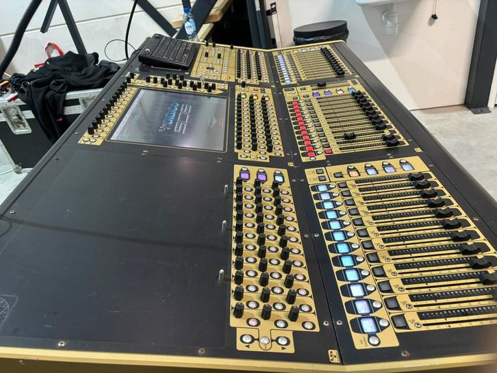 Digico SD8 Core 2, Muziek en Instrumenten, Mengpanelen, Gebruikt, Ophalen