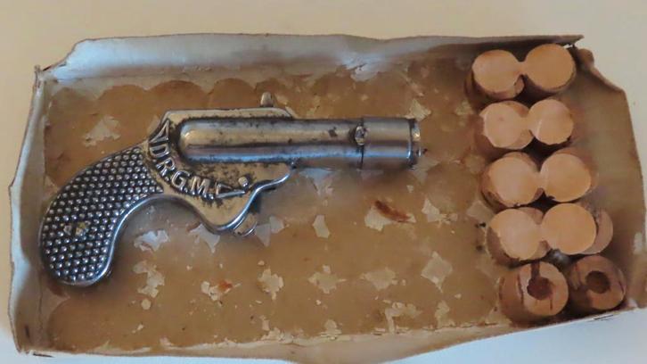 Uit inboedel: Antiek blikken speelgoed, knalkurken kinderp, Antiek en Kunst, Antiek | Speelgoed, Verzenden