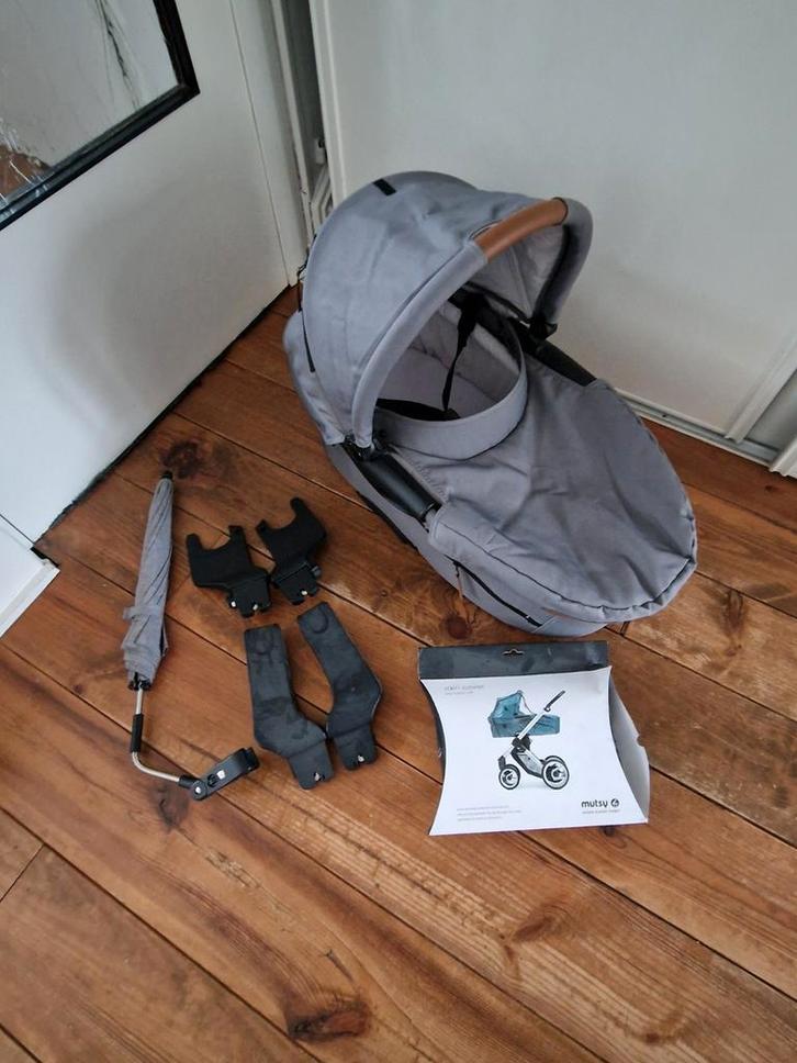 Mutsy Evo kinderwagen grijs - compleet!, Kinderen en Baby's, Babywiegjes en Ledikanten, Gebruikt, Overige typen, Ophalen