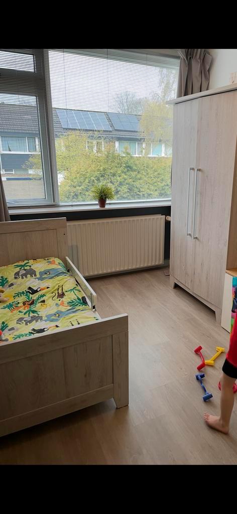 Babykamer compleet met ledikant/commode & kast, Kinderen en Baby's, Kinderkamer | Complete kinderkamers, Zo goed als nieuw, Jongetje of Meisje