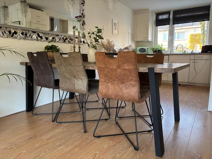 Prachtige tafel met 6 stoelen - vrijwel nieuw, Huis en Inrichting, Tafels | Eettafels, Zo goed als nieuw, 50 tot 100 cm, 200 cm of meer