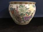 Chinese Porseleinen Bloempot met Pauwen en Bloemen, Antiek en Kunst, Antiek | Keramiek en Aardewerk, Ophalen of Verzenden