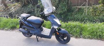 Mooie Kymco Agilty scooter 2019 inc hoog windscherm  beschikbaar voor biedingen