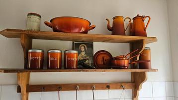 Emaille kannen, pannen, blikken ,zand zeep soda, koffie etc  beschikbaar voor biedingen