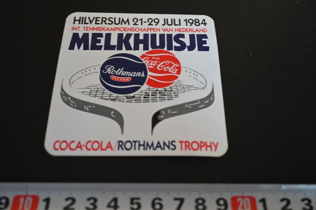 sticker Hilversum 1984 Melkhuisje Tennis Coca-Cola Rothmans, Ophalen, Zo goed als nieuw