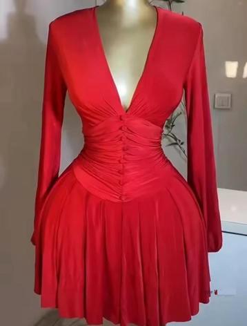 Voor jou, deze Prachtige Taille Jurk, tm XXL beschikbaar voor biedingen