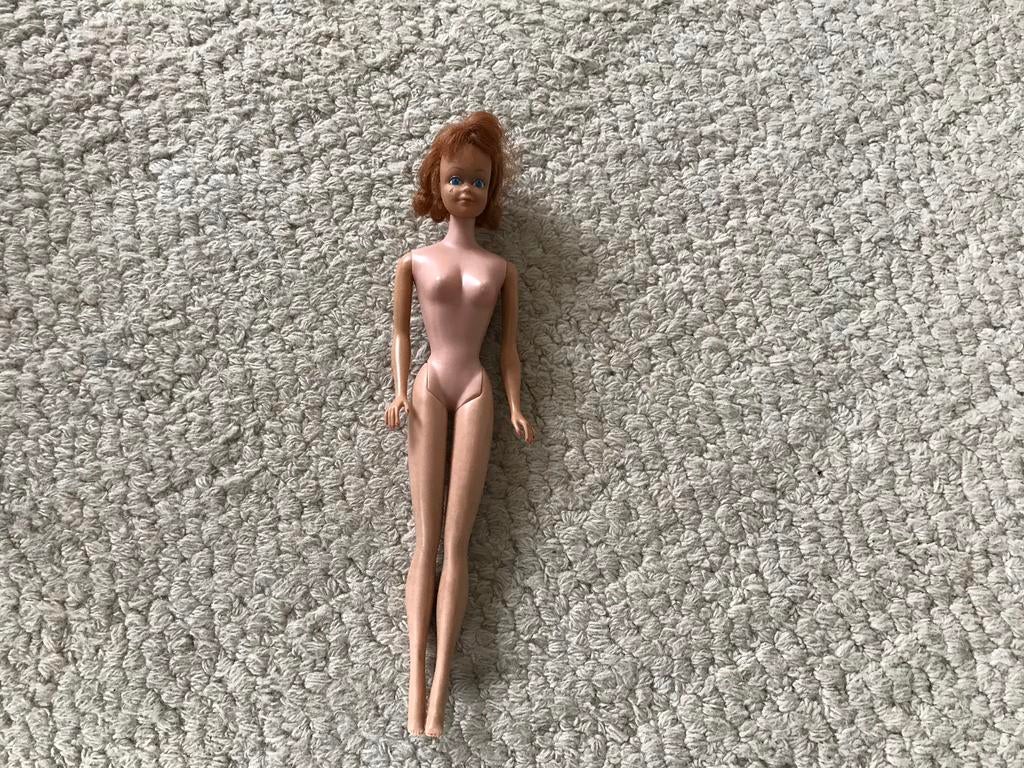 Vintage roodharige barbiepop midge, bubble cut,japan, Verzamelen, Poppen, Ophalen of Verzenden, Pop