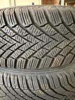 Winterbanden Renault Megane 2012 - 195/65 R15, Auto-onderdelen, Banden en Velgen, Ophalen, Gebruikt, 15 inch, Banden en Velgen