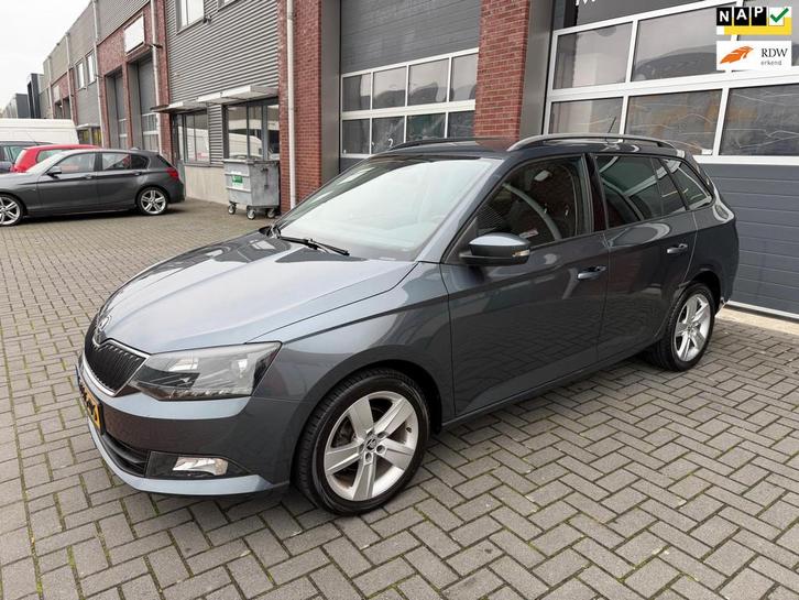 Skoda Fabia Combi 1.2 TSI First Edition PDC Trekhaak Cruise, Auto's, Skoda, Bedrijf, Te koop, Fabia, ABS, Airbags, Airconditioning