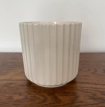 Bloempotten beschikbaar voor biedingen