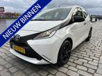 Toyota Aygo 1.0 VVT-i x-now airco 60.000 KM ! Nieuwstaat, Voorwielaandrijving, Stof, Gebruikt, 4 stoelen