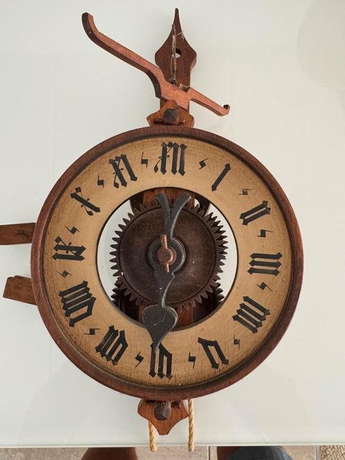 Decoratieve gewichtsklok – wandklok, Antiek en Kunst, Antiek | Klokken, Ophalen