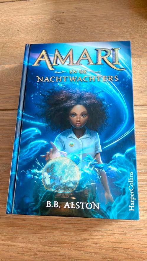 B.B. Alston - Amari en de Nachtwachters, Boeken, Kinderboeken | Jeugd | onder 10 jaar, Zo goed als nieuw, Ophalen of Verzenden