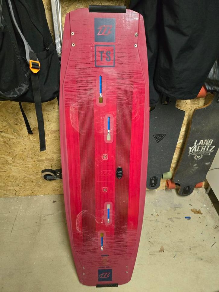 North Team Series Kiteboard 138 cm, Watersport en Boten, Kitesurfen, Gebruikt, Kiteboard, 4 m² of minder, Twintip, Ophalen of Verzenden