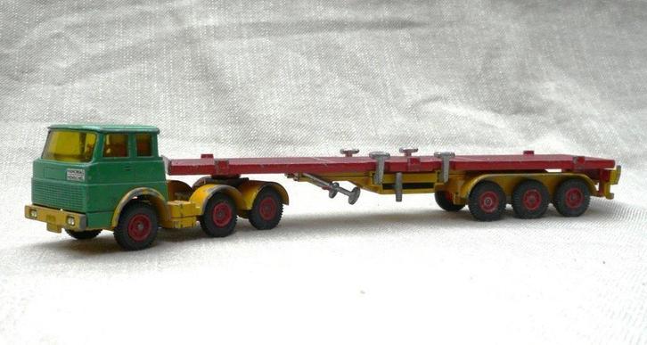 Siku Hanomag Henschel F261+ platte oplegger. 1/60., Antiek en Kunst, Antiek | Speelgoed, Ophalen of Verzenden
