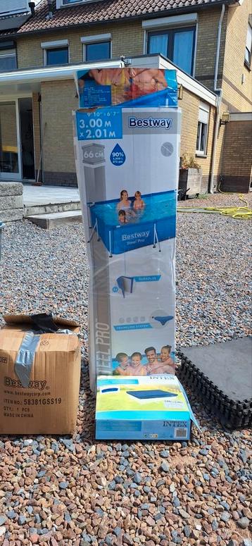 Bestway steel pro zwembad beschikbaar voor biedingen