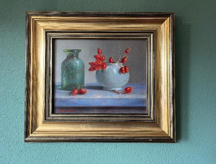 Schilderij rozenbottels in een kom en een vaas Hans Habraken, Antiek en Kunst, Kunst | Schilderijen | Klassiek, Ophalen of Verzenden