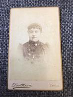 CDV, Vrouw, F.W.H. Deutmann, Zwolle, Carte de Visite, Ophalen of Verzenden, Voor 1940, Gebruikt, Foto