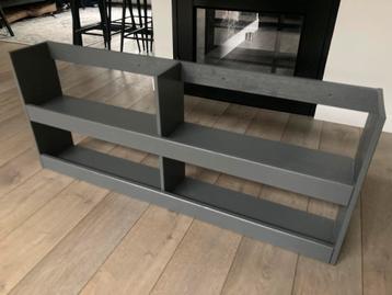 Hangende boekenkast grijs beschikbaar voor biedingen