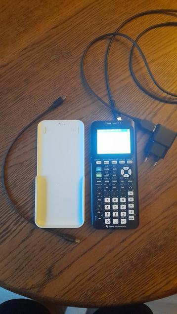 Grafische rekenmachine TI-84 Plus CE-T beschikbaar voor biedingen