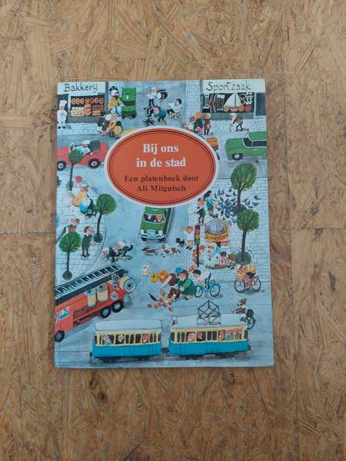 Ali Mitgutsch Bij ons in de stad izgst vintage 10e druk HC, Boeken, Prentenboeken en Plaatjesalbums, Zo goed als nieuw, Prentenboek