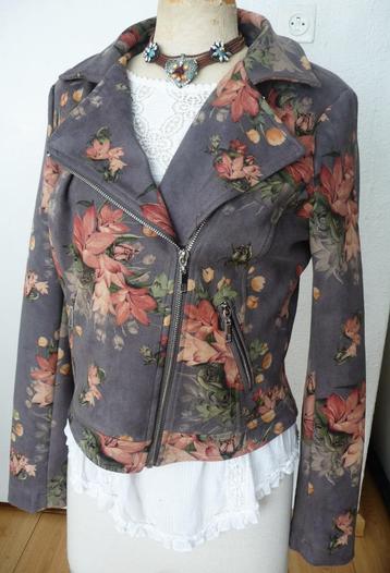 Mooi nieuw gebbloemd jasje van Miss Etam beschikbaar voor biedingen