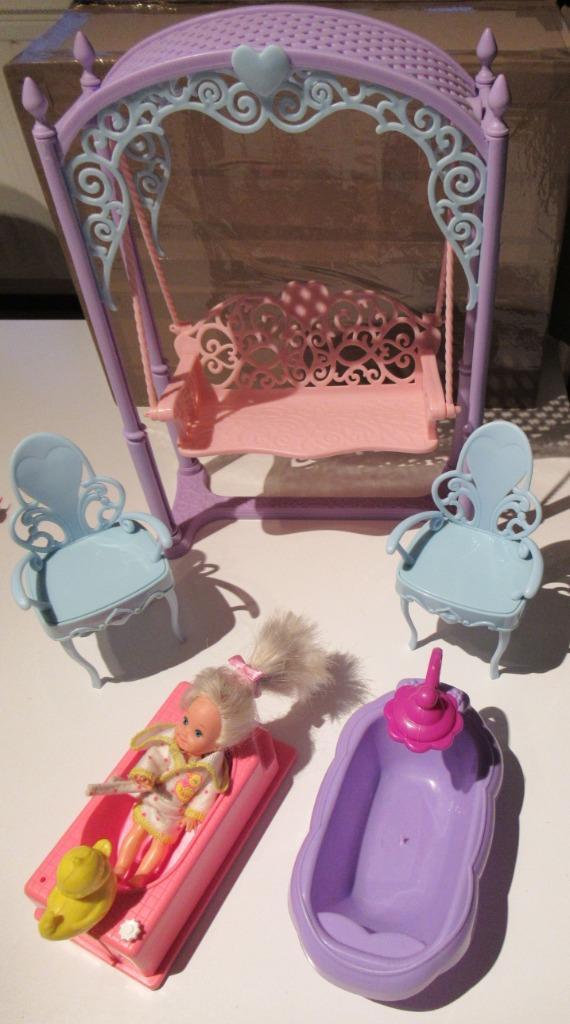 Barbie schommel en assesoires, Verzamelen, Poppen, Zo goed als nieuw, Accessoires, Ophalen