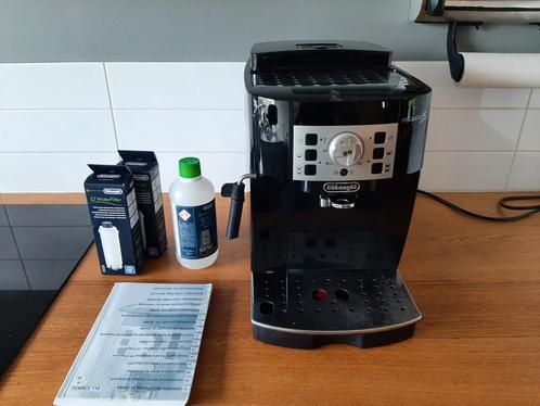 Espressomachine Delonghi Magnifica S, Witgoed en Apparatuur, Koffiezetapparaten, Gebruikt, Koffiebonen, Espresso apparaat, Afneembaar waterreservoir