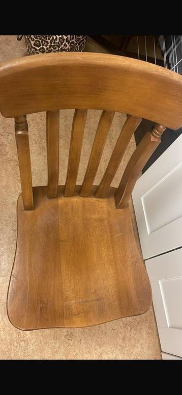 1 houten stoel, te koop beschikbaar voor biedingen
