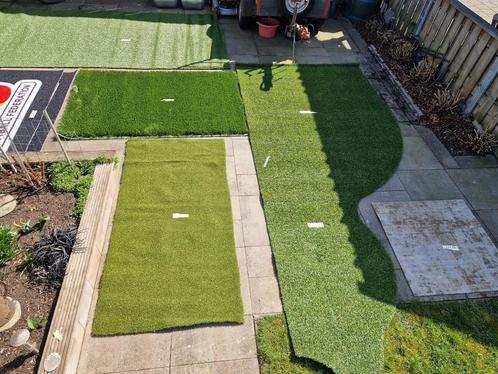 Diversen grote kunstgras tapijten laag hoog gekleurd gras., Huis en Inrichting, Stoffering | Tapijten en Kleden, Nieuw, 200 cm of meer