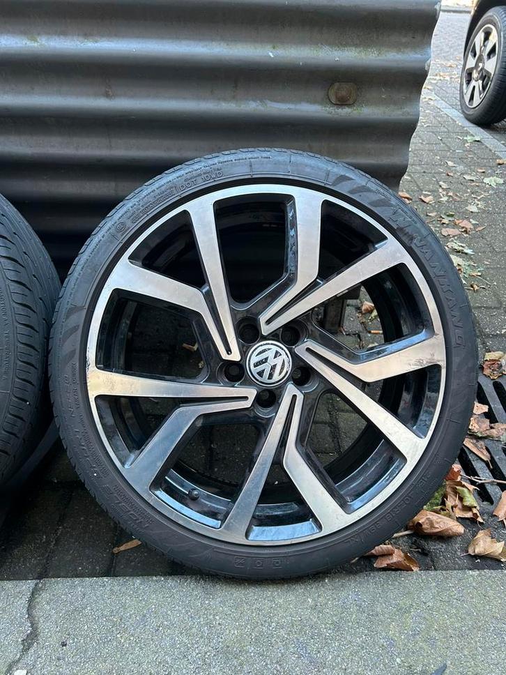 Volkswagen polo GTI velgen nette staat, Auto-onderdelen, Banden en Velgen, Velg(en), Zomerbanden, 19 inch, 235 mm, Nieuw, Ophalen