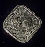 Inhuldiging Koningin Beatrix 1980, stuiver 18x18 mm, Ophalen of Verzenden, Overige materialen, Nederland