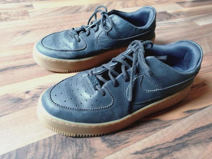 Nike Wmns Air Force 1 Sage Low LX ‘Deep Jungle’ Green, Kleding | Dames, Schoenen, Gedragen, Sneakers of Gympen, Groen, Ophalen of Verzenden