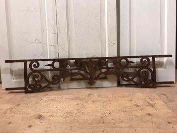 8 stuks ijzeren raamdecoratie,  valbeveiliging. Prijs p/st beschikbaar voor biedingen