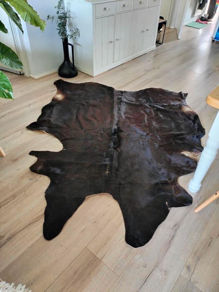 Uniek Koeienhuid Vloerkleed, Huis en Inrichting, Stoffering | Tapijten en Kleden, Zo goed als nieuw, 150 tot 200 cm, 200 cm of meer