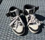 Nike air Jorden maat 28, Kinderen en Baby's, Kinderkleding | Schoenen en Sokken, Ophalen, Jongen of Meisje, Schoenen, Zo goed als nieuw