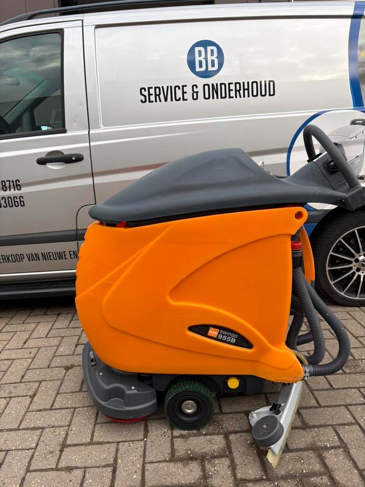 Taski swingo schrobmachines, Doe-het-zelf en Verbouw, Reinigingsmachines, Zo goed als nieuw, Ophalen of Verzenden