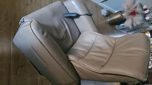 Sta op stoel ( Leer ), Huis en Inrichting, Fauteuils, Zo goed als nieuw, Leer, 50 tot 75 cm, 75 tot 100 cm, Ophalen