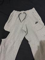 Nike Tech Fleece Broek - Grijs - Maat S, Kleding | Heren, Sportkleding, Ophalen of Verzenden, Maat 46 (S) of kleiner, Grijs