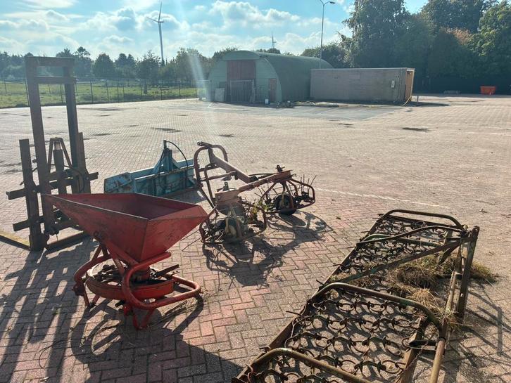 Diverse landbouwwerktuigen - schudder, etc., Zakelijke goederen, Agrarisch | Werktuigen, Akkerbouw, Overige typen, Ophalen of Verzenden