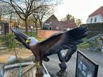 Adelaar op stronk  (gespreide vleugels), Tuin en Terras, Ophalen of Verzenden, Nieuw, Kunststof, Dierenbeeld