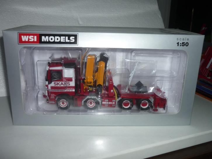 SKAKS Volvo FH4 8x4 zware vrachtwagen met laadkraan WSI 1:50, Hobby en Vrije tijd, Modelauto's | 1:50, Nieuw, Bus of Vrachtwagen