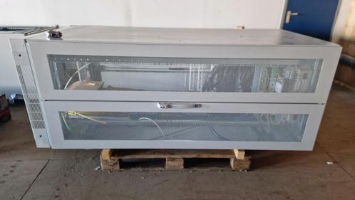 Patchkast Rittal 19 inch kast ( 120 ), Computers en Software, Serverkasten, Gebruikt, Geperforeerd, Geperforeerd, Ophalen